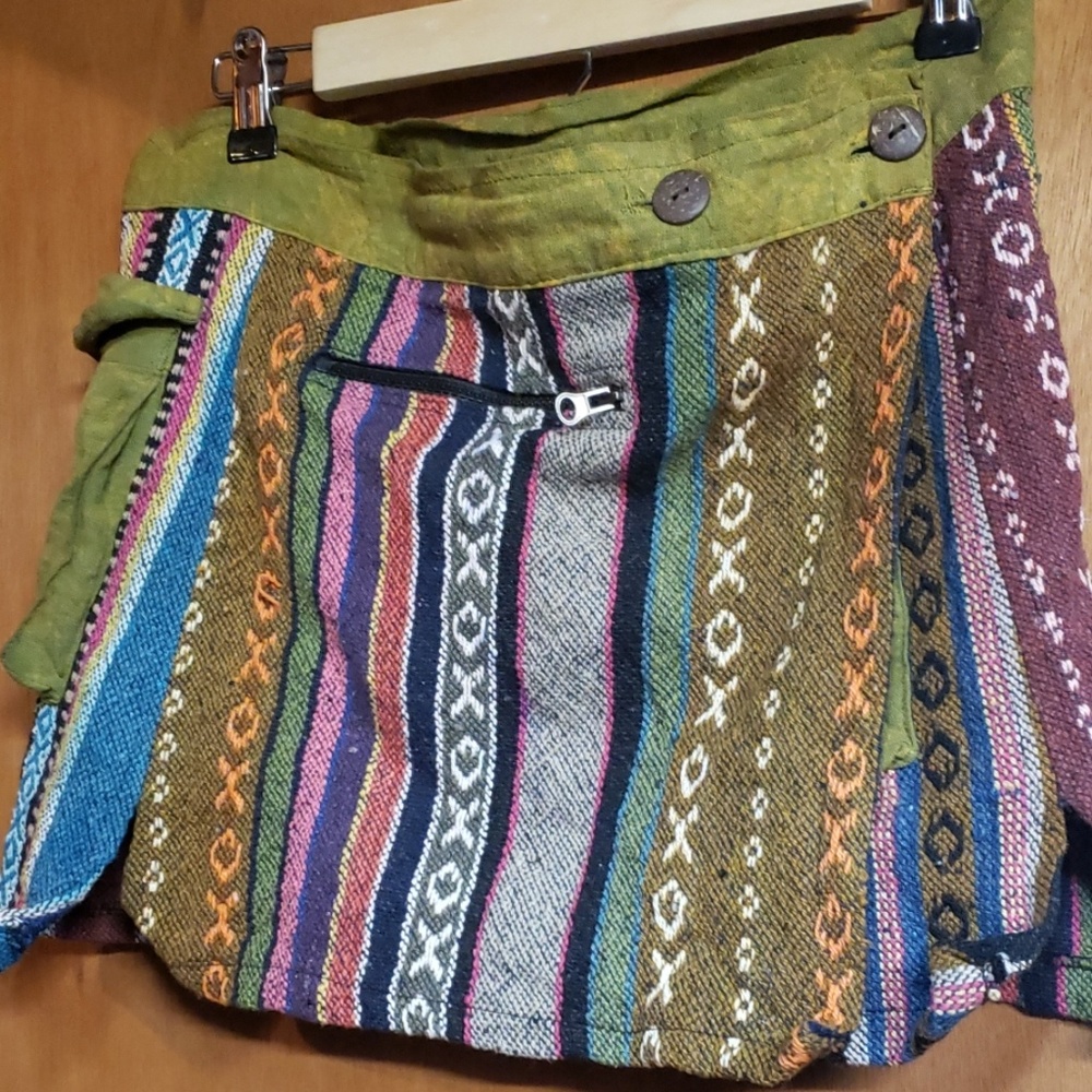 Drug rug skirt